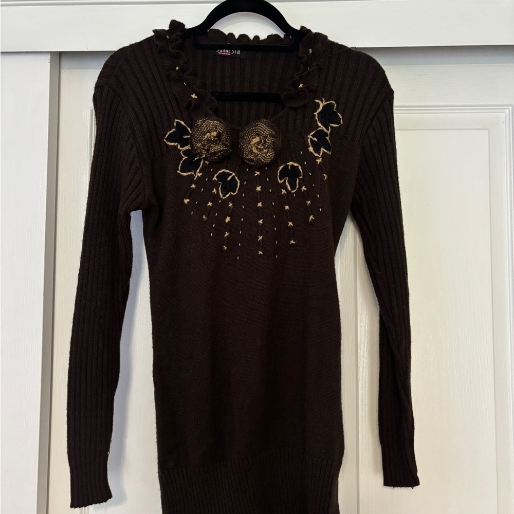 Brown Floral Appliqué Scoop Neck Sweater